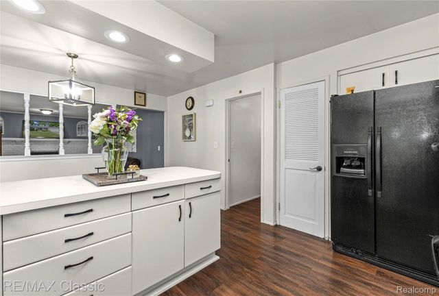 27036 Arlington Drive, Southfield, MI 48076