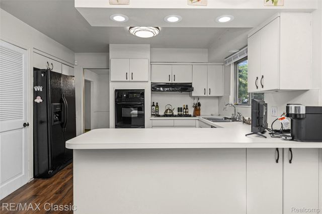 27036 Arlington Drive, Southfield, MI 48076