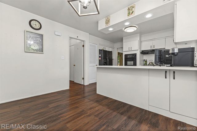 27036 Arlington Drive, Southfield, MI 48076