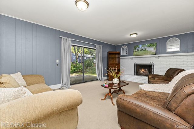 27036 Arlington Drive, Southfield, MI 48076