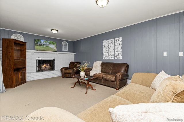 27036 Arlington Drive, Southfield, MI 48076