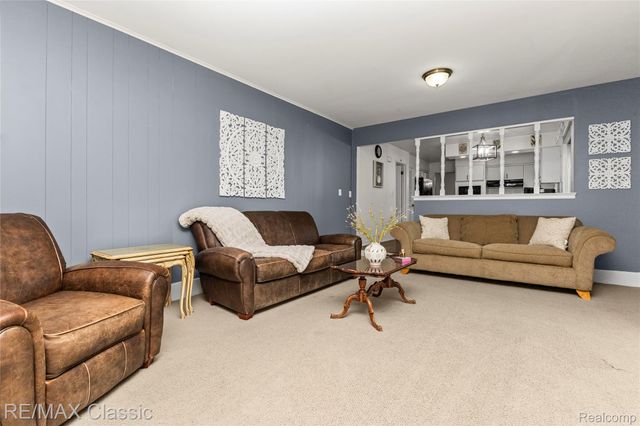 27036 Arlington Drive, Southfield, MI 48076