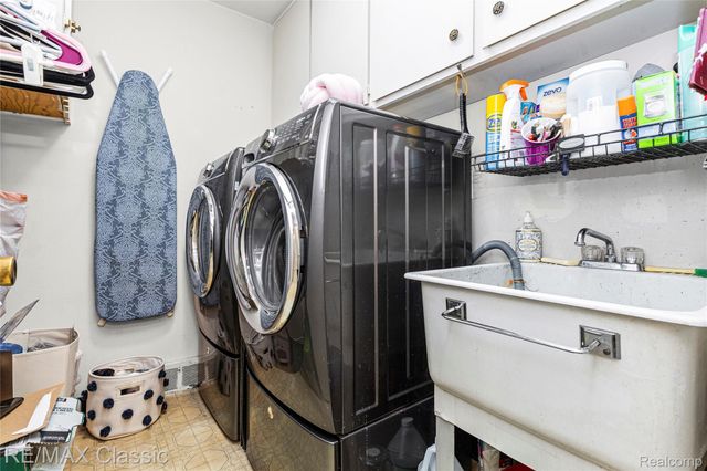 27036 Arlington Drive, Southfield, MI 48076