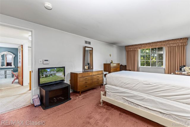 27036 Arlington Drive, Southfield, MI 48076