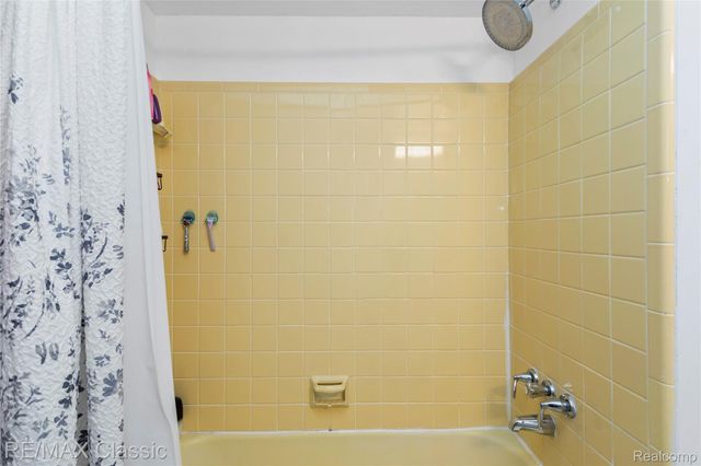 27036 Arlington Drive, Southfield, MI 48076