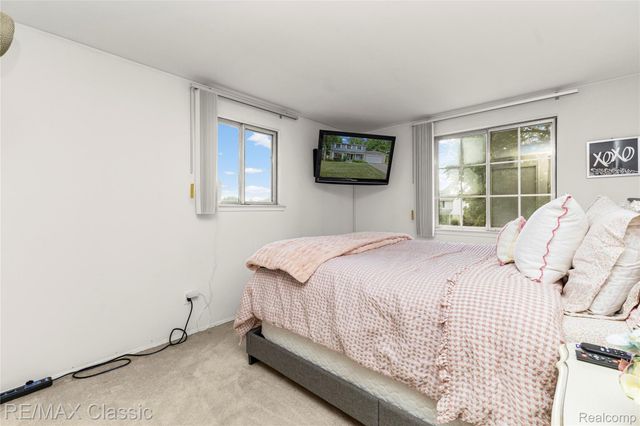 27036 Arlington Drive, Southfield, MI 48076