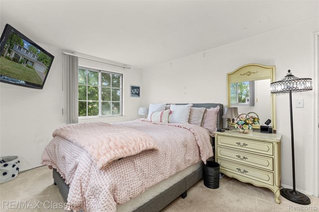 27036 Arlington Drive, Southfield, MI 48076