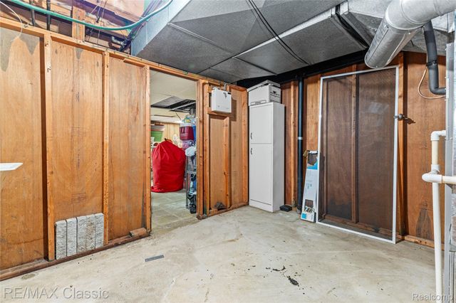 27036 Arlington Drive, Southfield, MI 48076