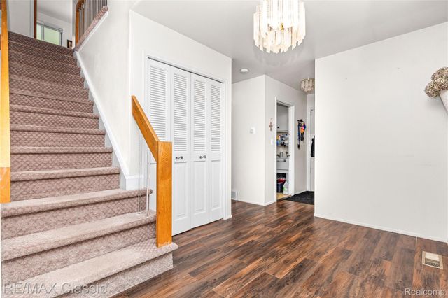 27036 Arlington Drive, Southfield, MI 48076
