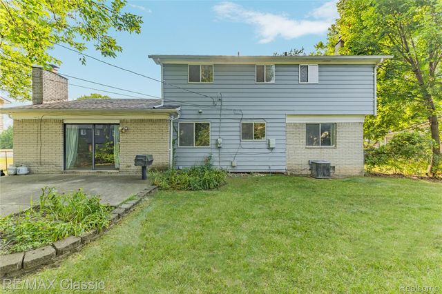 27036 Arlington Drive, Southfield, MI 48076