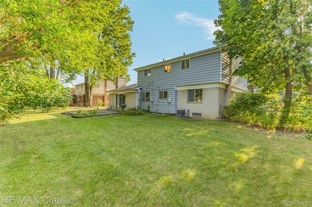 27036 Arlington Drive, Southfield, MI 48076