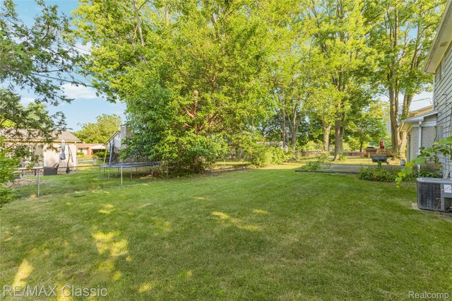 27036 Arlington Drive, Southfield, MI 48076