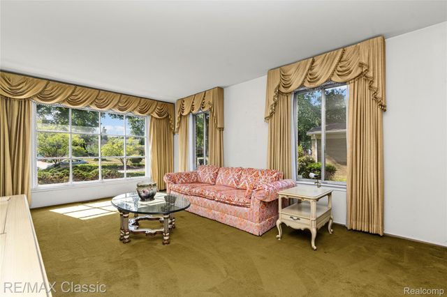 27036 Arlington Drive, Southfield, MI 48076