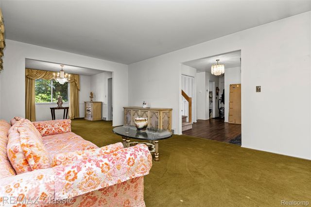 27036 Arlington Drive, Southfield, MI 48076