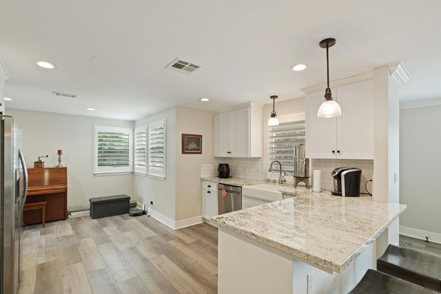 595 E Augusta St, Woodbridge, CA 95258