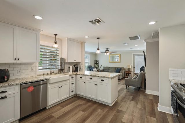 595 E Augusta St, Woodbridge, CA 95258