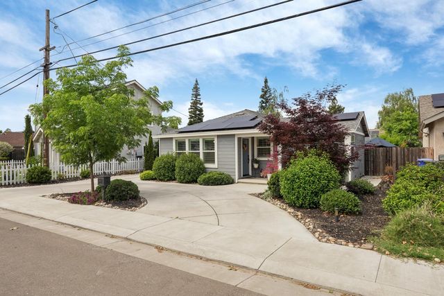 595 E Augusta St, Woodbridge, CA 95258