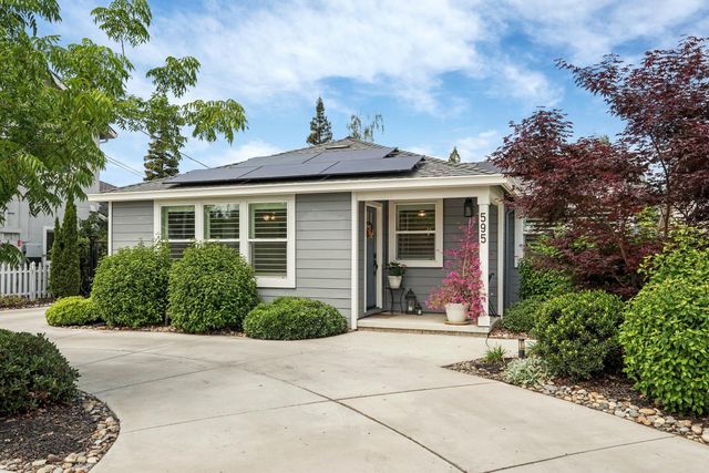 595 E Augusta St, Woodbridge, CA 95258