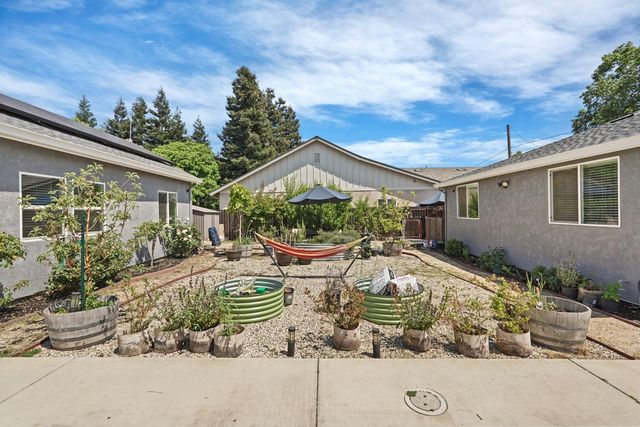 595 E Augusta St, Woodbridge, CA 95258