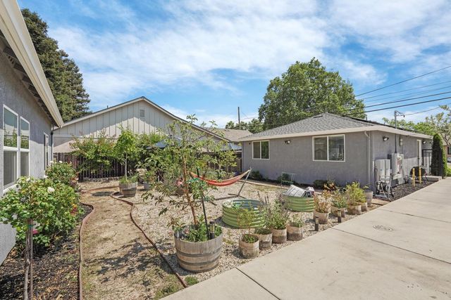 595 E Augusta St, Woodbridge, CA 95258