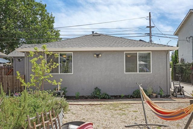 595 E Augusta St, Woodbridge, CA 95258
