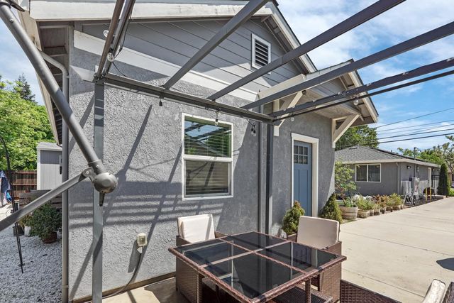 595 E Augusta St, Woodbridge, CA 95258