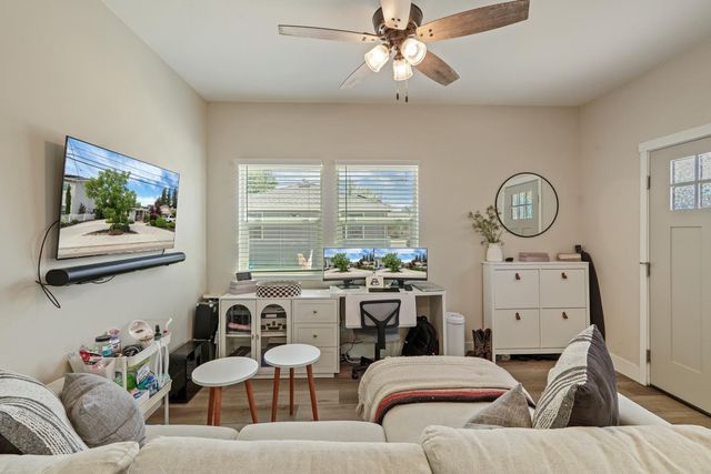 595 E Augusta St, Woodbridge, CA 95258