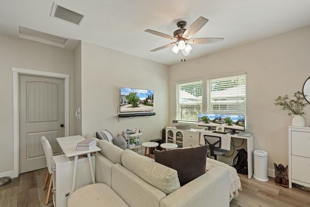 595 E Augusta St, Woodbridge, CA 95258