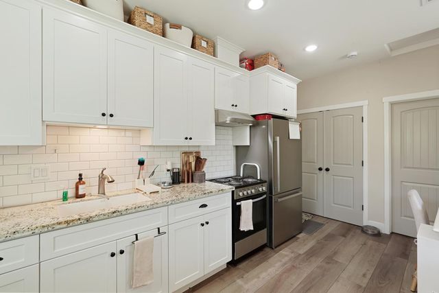 595 E Augusta St, Woodbridge, CA 95258
