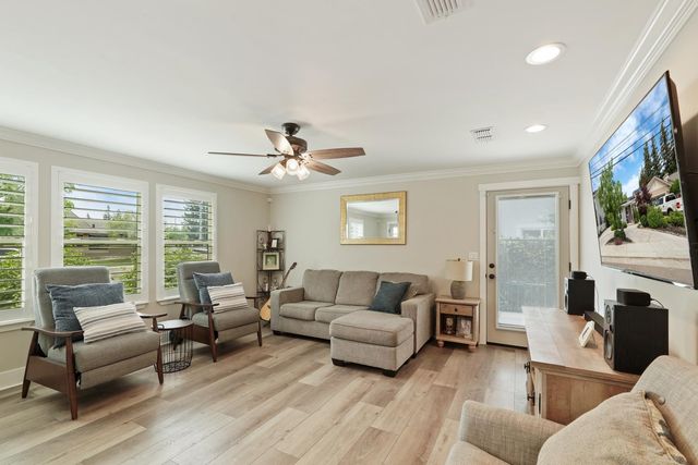 595 E Augusta St, Woodbridge, CA 95258