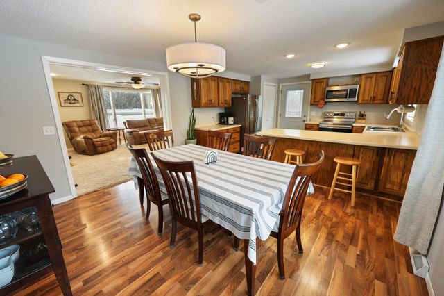 21276 County Road 7, Saint Augusta, MN 56301