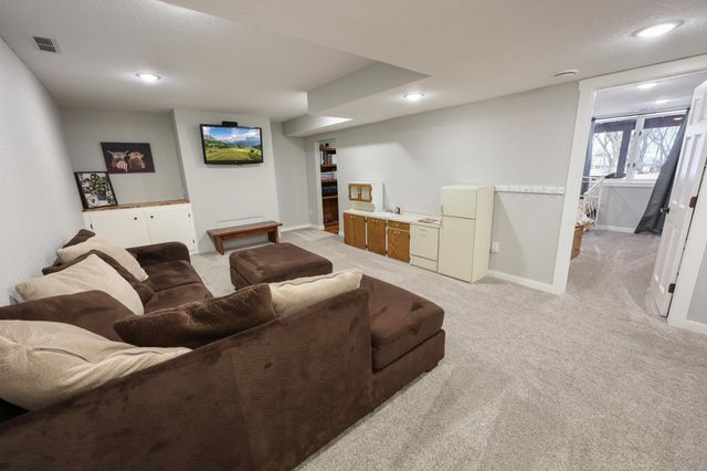 21276 County Road 7, Saint Augusta, MN 56301