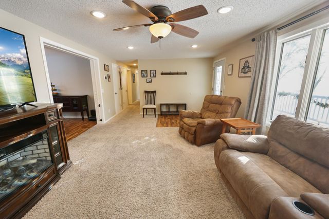 21276 County Road 7, Saint Augusta, MN 56301