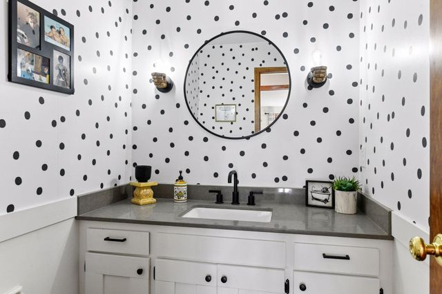 6220 Barberry Circle, Excelsior, MN 55331