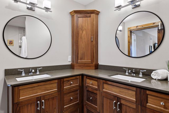 6220 Barberry Circle, Excelsior, MN 55331