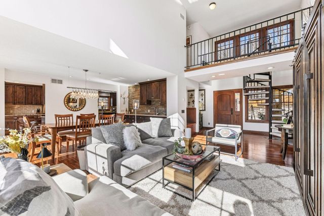 6220 Barberry Circle, Excelsior, MN 55331