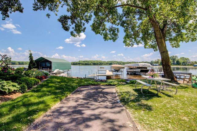 6220 Barberry Circle, Excelsior, MN 55331