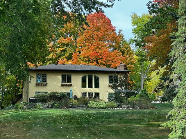 6220 Barberry Circle, Excelsior, MN 55331