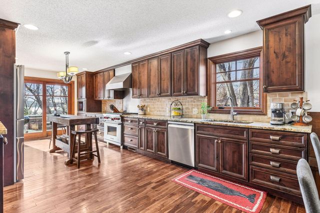 6220 Barberry Circle, Excelsior, MN 55331