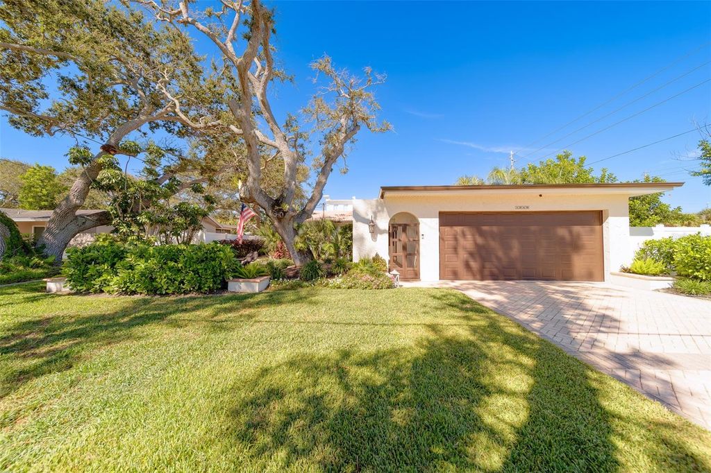 1040 PALM DRIVE, Belleair Beach, FL 33786