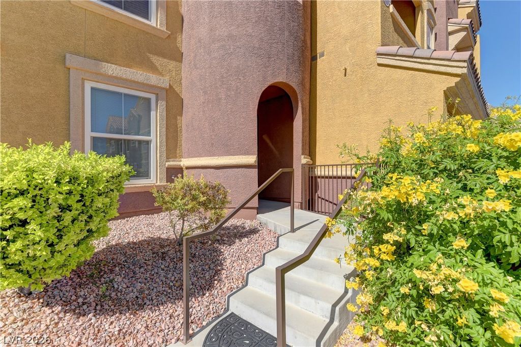 3975 North Hualapai Way 217, Las Vegas, NV 89129 — photo 4