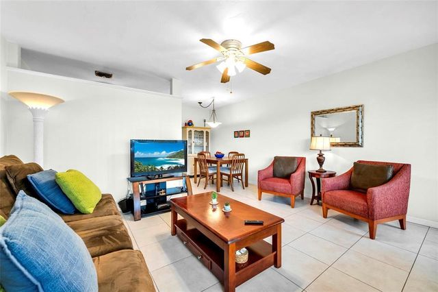 1000 SW 11th Avenue 12A BLDG E, Hallandale Beach, FL 33009