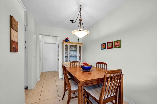 1000 SW 11th Avenue 12A BLDG E, Hallandale Beach, FL 33009