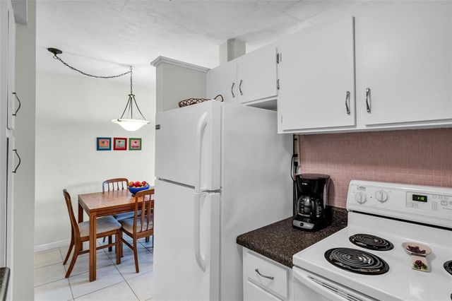1000 SW 11th Avenue 12A BLDG E, Hallandale Beach, FL 33009