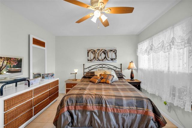 1000 SW 11th Avenue 12A BLDG E, Hallandale Beach, FL 33009