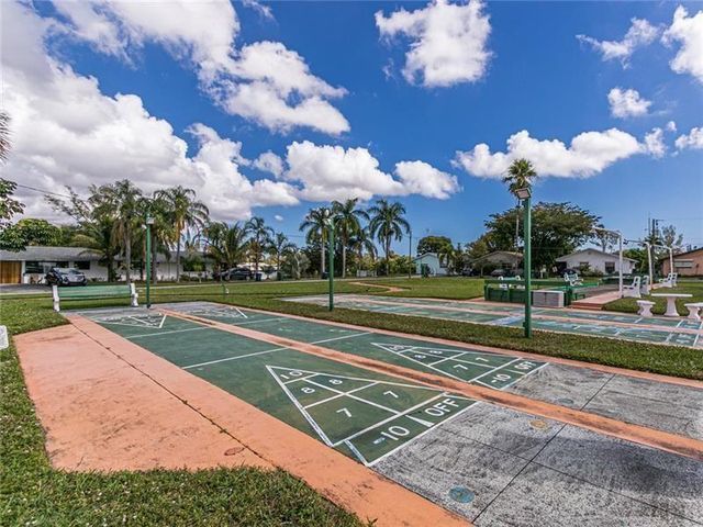 1000 SW 11th Avenue 12A BLDG E, Hallandale Beach, FL 33009