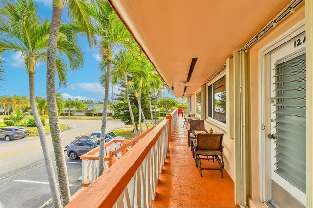 1000 SW 11th Avenue 12A BLDG E, Hallandale Beach, FL 33009