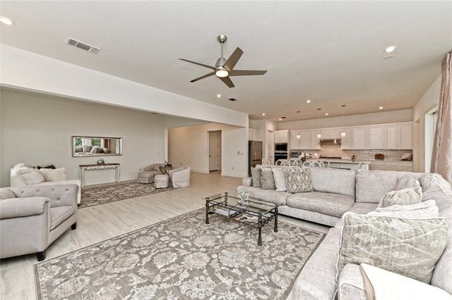 401 Trabuco BND, Liberty Hill, TX 78642