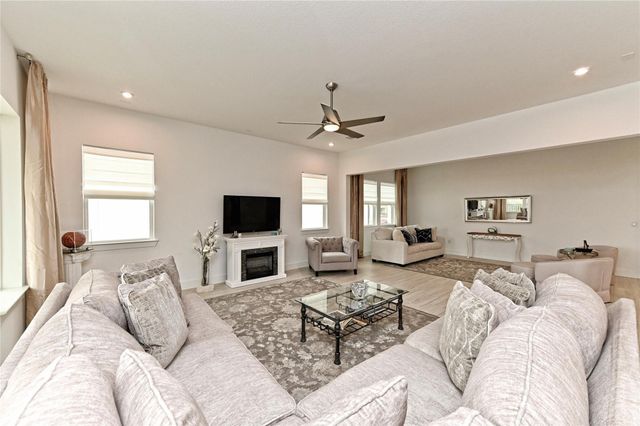 401 Trabuco BND, Liberty Hill, TX 78642