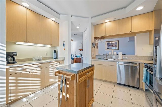 1121 Van Loon Commons CIR 305, Cape Coral, FL 33909